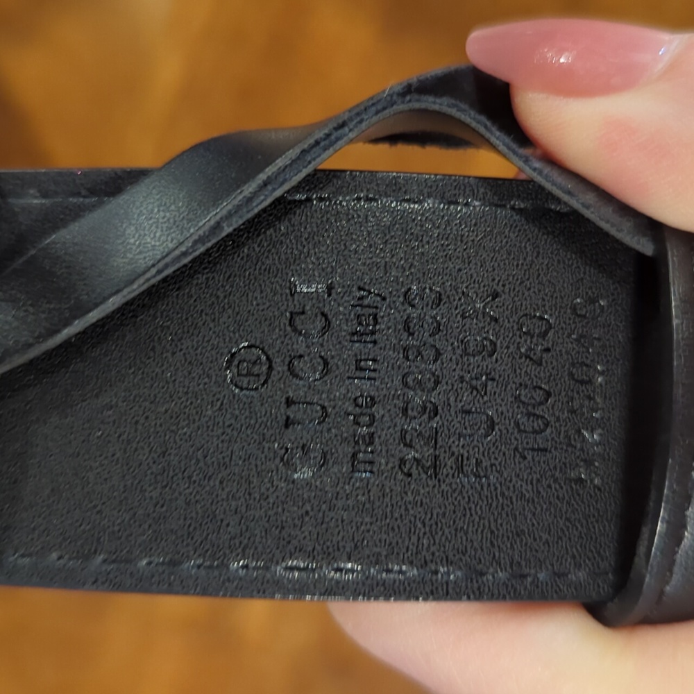 Gucci Black Belt with Gold GG Buckle - Picture 2 of 4